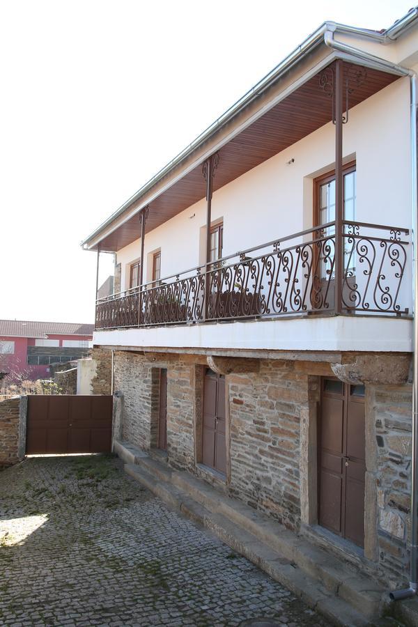 Casa Do Ti Latoeiro Guest House Torre De Moncorvo Eksteriør bilde